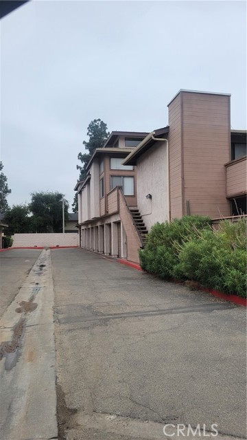 1341 Massachusetts Avenue, Riverside CA: https://media.crmls.org/medias/9e7ccee1-bf41-4907-954f-7d5270ad0819.jpg