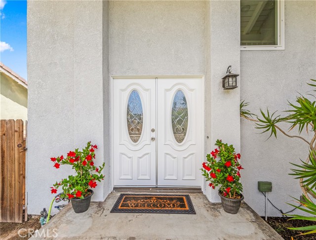 18202 Foss Lane, Huntington Beach CA: https://media.crmls.org/medias/9e7cd5f9-95bc-4313-b7d2-90a617f960cc.jpg