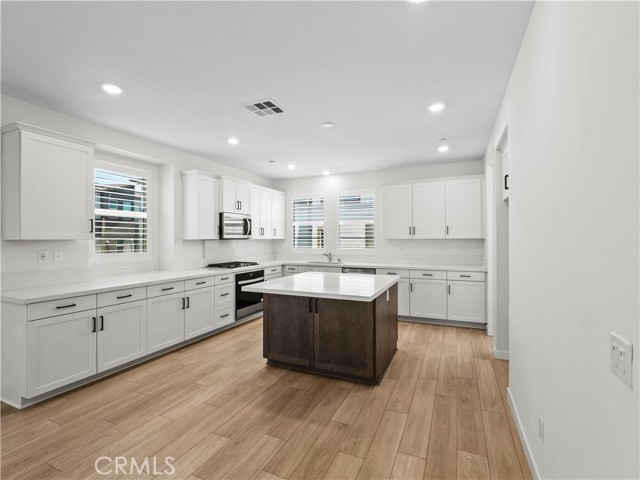 Detail Gallery Image 14 of 41 For 27148 Valley Oak Pl, Valencia,  CA 91381 - 4 Beds | 4 Baths