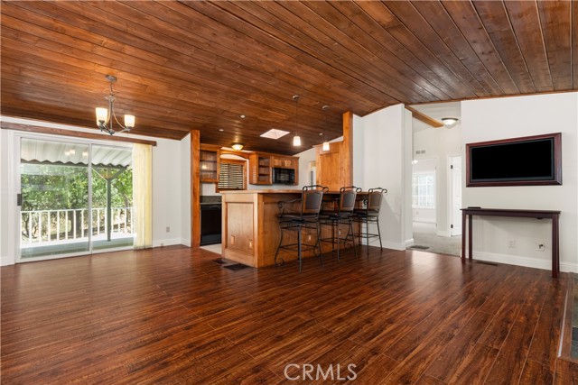 4250 Skylink Lane, Paso Robles CA: https://media.crmls.org/medias/9e7d515f-86eb-46fd-b0a2-f45576ed9862.jpg