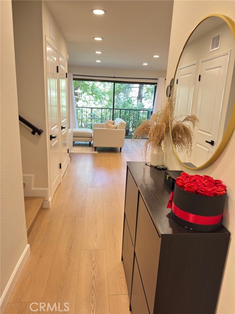 Detail Gallery Image 2 of 29 For 11311 Tampa #4,  Porter Ranch,  CA 91326 - 3 Beds | 1/2 Baths