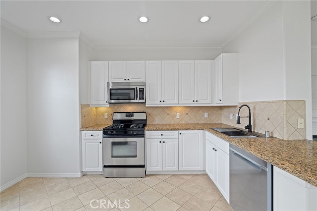 3459 Watermarke Place, Irvine CA: https://media.crmls.org/medias/9e7de5c2-dc07-4c4d-ab66-67edc2a3638f.jpg