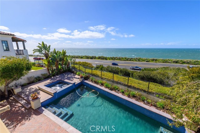 24 Wharfside Drive, Newport Coast CA: https://media.crmls.org/medias/9e7f010e-03c7-4236-9158-bf9071c35c49.jpg