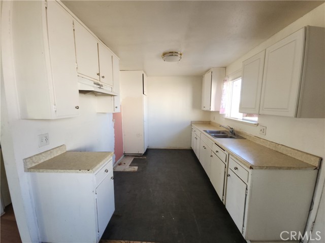 Detail Gallery Image 5 of 14 For 14420 Dos Palmas Rd, Victorville,  CA 92392 - 4 Beds | 2 Baths