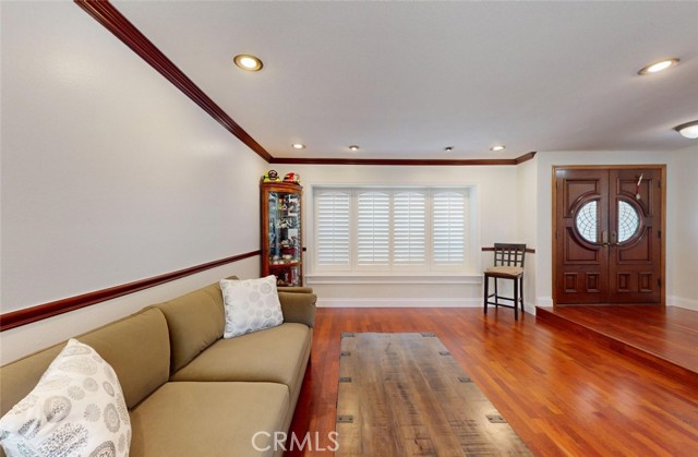 Detail Gallery Image 9 of 71 For 8492 Spring Cir, Huntington Beach,  CA 92646 - 4 Beds | 2/1 Baths