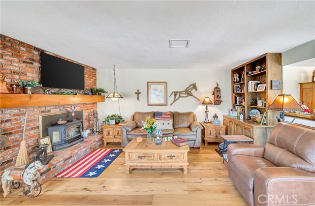 Detail Gallery Image 23 of 74 For 433 Fairway Dr, Palmdale,  CA 93551 - 5 Beds | 3/1 Baths