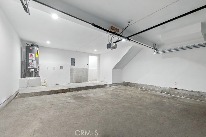 https://media.crmls.org/medias/9e80ee97-7dda-4756-875d-1b4f565c8762.jpg?preset=X-Large