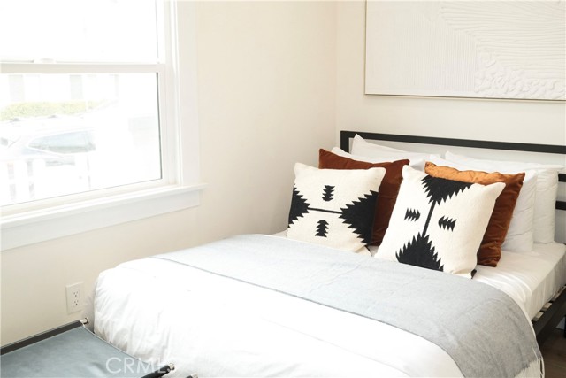 3222 E 10th Street, Long Beach CA: https://media.crmls.org/medias/9e8113ec-3065-48ff-a691-b84c6dd9a6ff.jpg