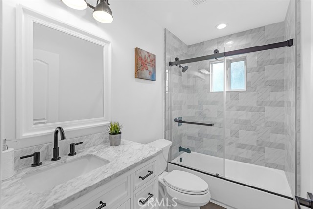 Detail Gallery Image 21 of 46 For 7449 Variel Ave, Canoga Park,  CA 91303 - 4 Beds | 2 Baths