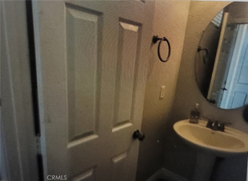 https://media.crmls.org/medias/9e819e01-f111-471f-bbe1-a79b25cdd7e7.jpg?preset=X-Large