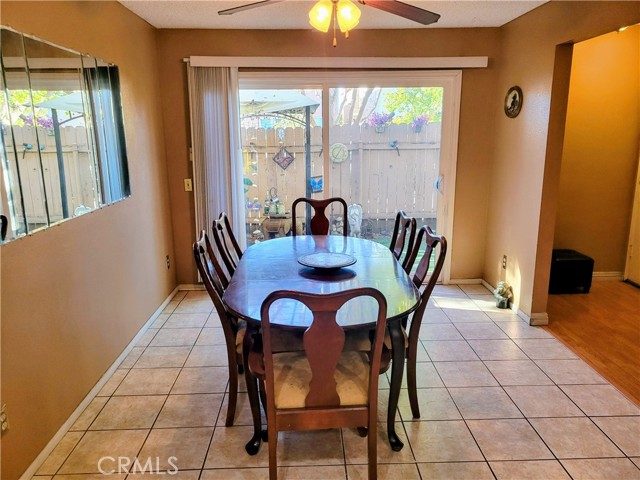 Detail Gallery Image 4 of 10 For 9800 Vesper Ave #28,  Panorama City,  CA 91402 - 3 Beds | 2 Baths