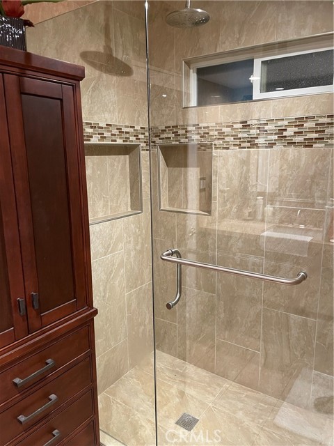 10016 Sophia Avenue, North Hills CA: https://media.crmls.org/medias/9e82f767-ab45-4c11-b90d-89ad01f67471.jpg