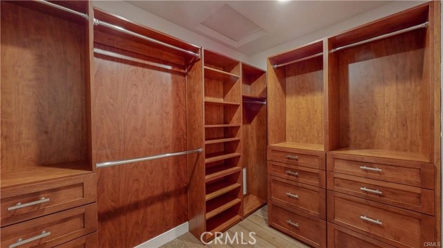 Detail Gallery Image 25 of 50 For 3119 Mesa Verde Dr, Burbank,  CA 91504 - 4 Beds | 3 Baths