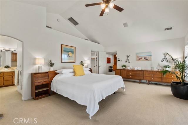 1088 Nadelhorn Drive, Lake Arrowhead CA: https://media.crmls.org/medias/9e862f36-2c97-4c96-ba6a-2a2277d7ae9f.jpg