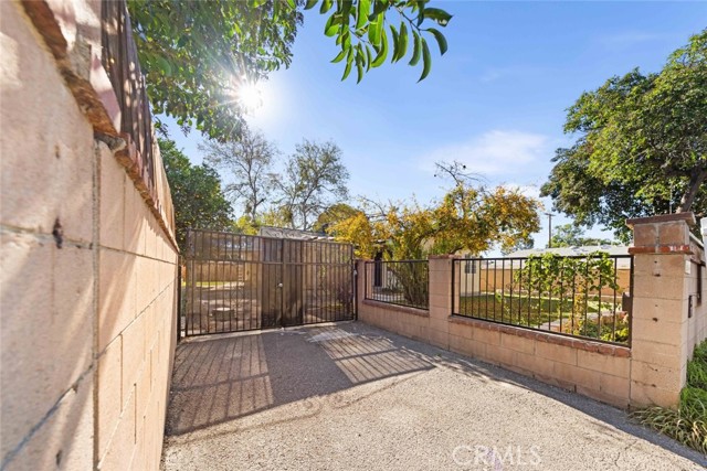 Detail Gallery Image 49 of 52 For 19148 Saticoy St, Reseda,  CA 91335 - 3 Beds | 2 Baths