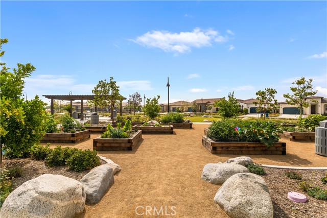 4071 E Amigos Privado, Ontario CA: https://media.crmls.org/medias/9e87dccd-cb6f-4c27-959d-c6f32a5b8727.jpg