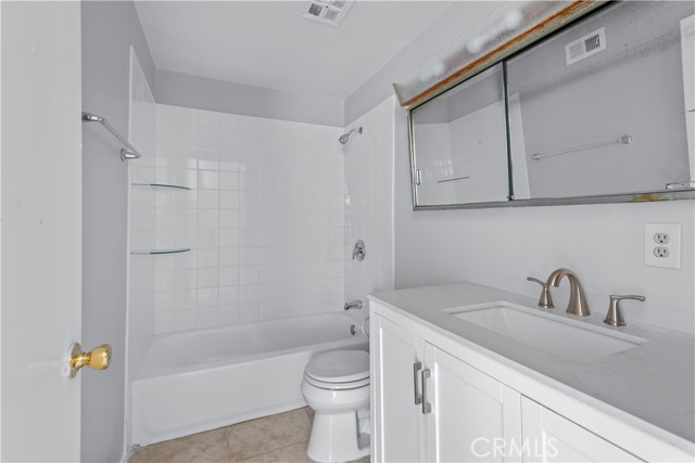 2030 Socrates Avenue, Simi Valley CA: https://media.crmls.org/medias/9e8827f3-10b3-440a-9731-a1a59fe45a66.jpg