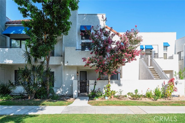 Detail Gallery Image 1 of 1 For 434 Park Shadow Ct, Baldwin Park,  CA 91706 - 2 Beds | 2/1 Baths