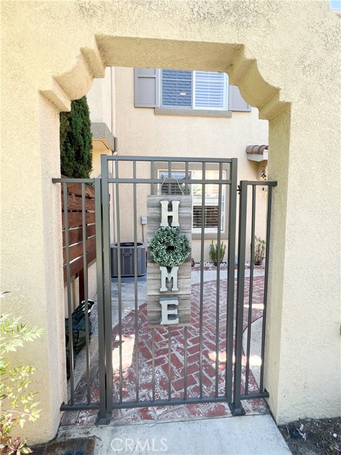 Detail Gallery Image 3 of 28 For 3321 E Penzance Ln #C,  Orange,  CA 92869 - 3 Beds | 2/1 Baths