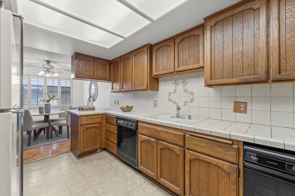 Detail Gallery Image 20 of 46 For 1150 W 13th St #204,  San Pedro,  CA 90731 - 2 Beds | 2 Baths