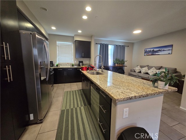 1865 Orizaba Avenue, Signal Hill CA: https://media.crmls.org/medias/9e891398-e14e-4774-a1d9-aaa7411f90ca.jpg