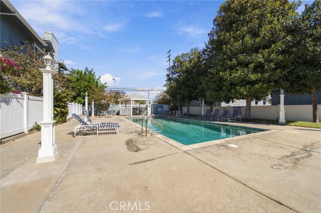 15106 Nordhoff photo 14