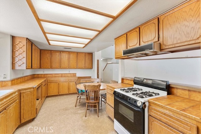 18510 Santa Fe Avenue, San Bernardino CA: https://media.crmls.org/medias/9e899f54-6004-4d65-9949-347dac806ecf.jpg