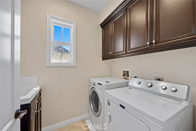 Detail Gallery Image 26 of 64 For 17272 Tidalridge Ln, Huntington Beach,  CA 92649 - 4 Beds | 2/1 Baths