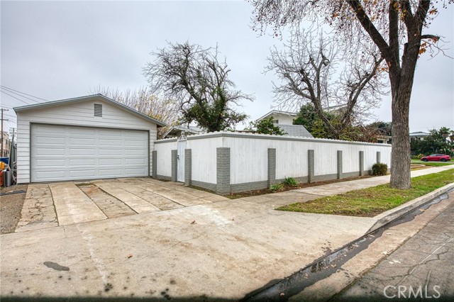 Detail Gallery Image 7 of 50 For 3303 E Mono Ave, Fresno,  CA 93702 - 4 Beds | 2 Baths