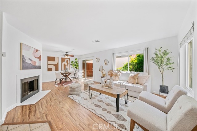 Detail Gallery Image 2 of 16 For 23640 Monument Canyon #C,  Diamond Bar,  CA 91765 - 2 Beds | 1/1 Baths