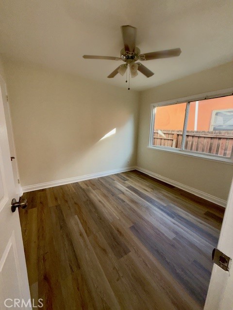 Detail Gallery Image 22 of 28 For 18648 Gledhill, Northridge,  CA 91324 - 4 Beds | 2 Baths