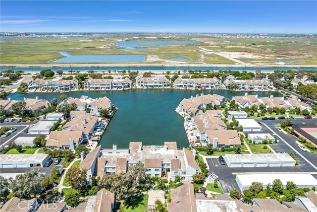 Detail Gallery Image 58 of 75 For 16123 Saint Croix Cir, Huntington Beach,  CA 92649 - 3 Beds | 2/1 Baths