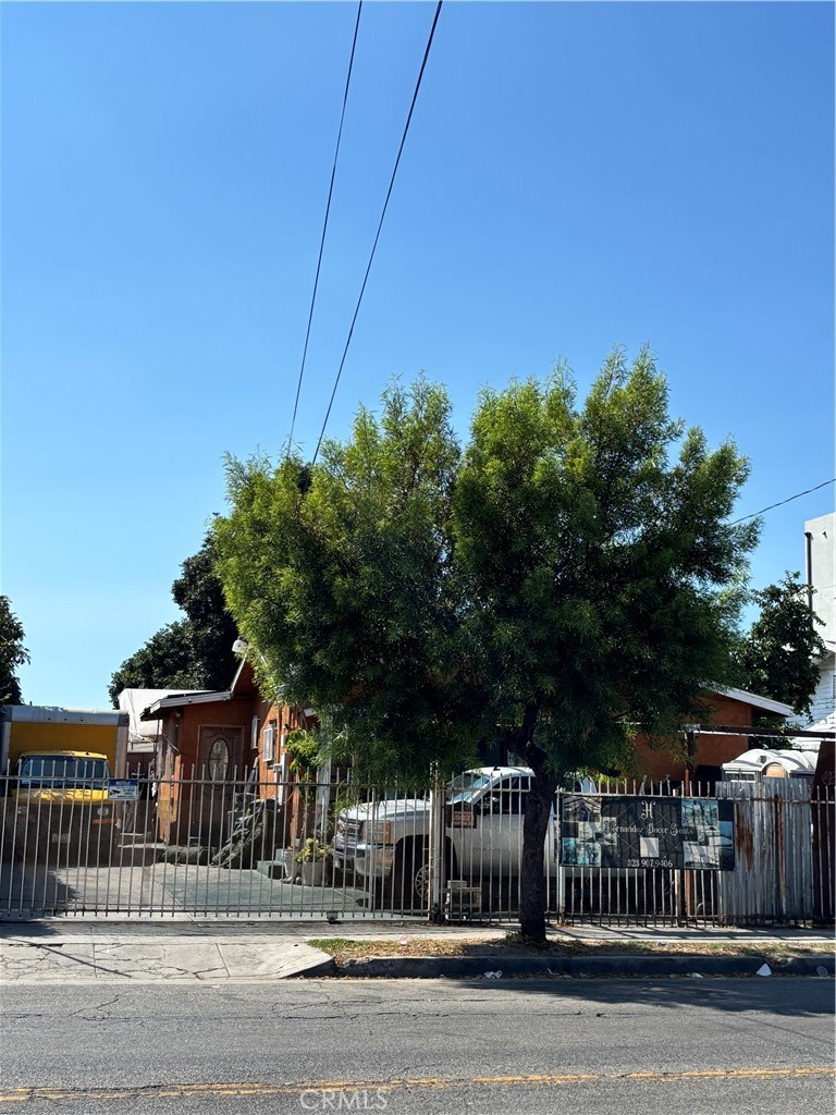 10821 Compton