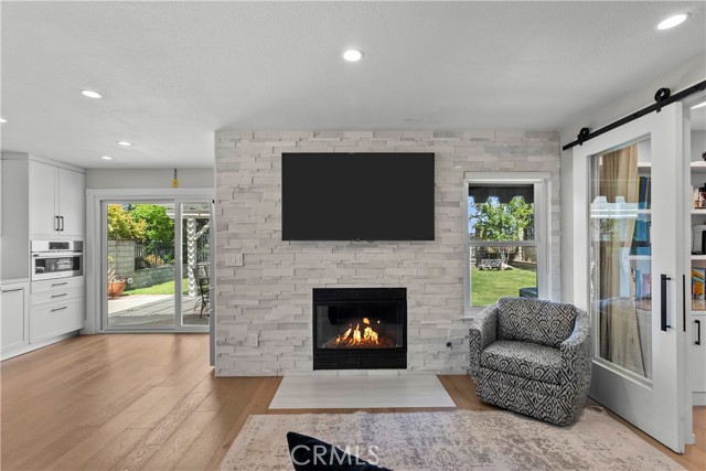 Detail Gallery Image 23 of 75 For 25880 Parma Ct, Valencia,  CA 91355 - 4 Beds | 3 Baths