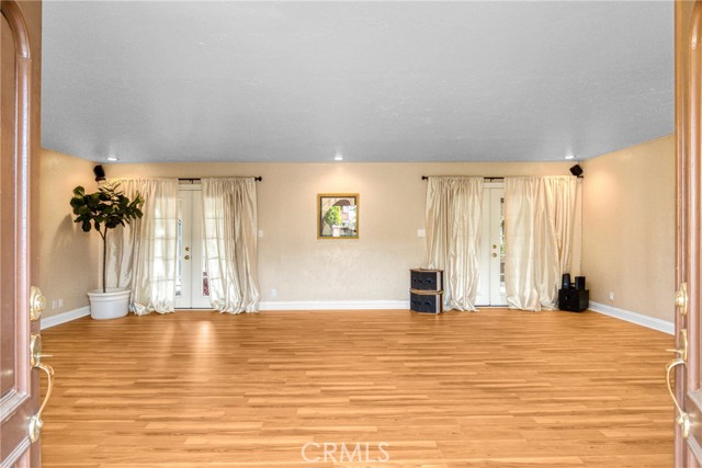 Detail Gallery Image 3 of 47 For 10566 Andora, Chatsworth,  CA 91311 - 2 Beds | 1/1 Baths