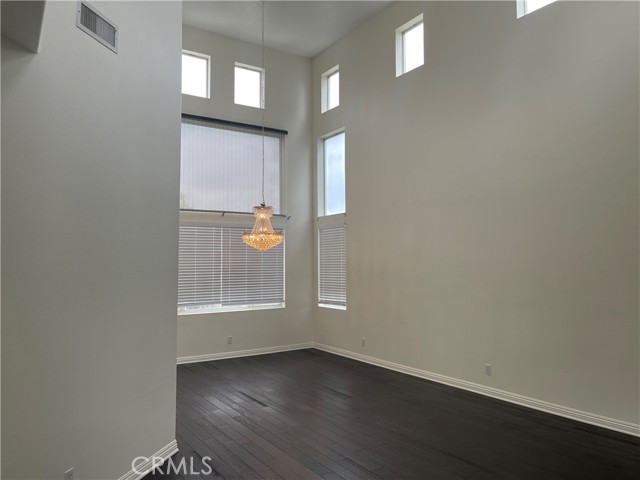 Detail Gallery Image 4 of 51 For 16359 Skyridge Dr, Riverside,  CA 92503 - 4 Beds | 3 Baths