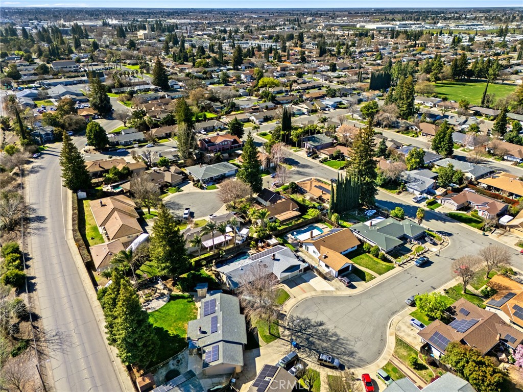 https://media.crmls.org/medias/9e937ff1-cd2b-4220-a52a-1d7fd49f367a.jpg?preset=X-Large