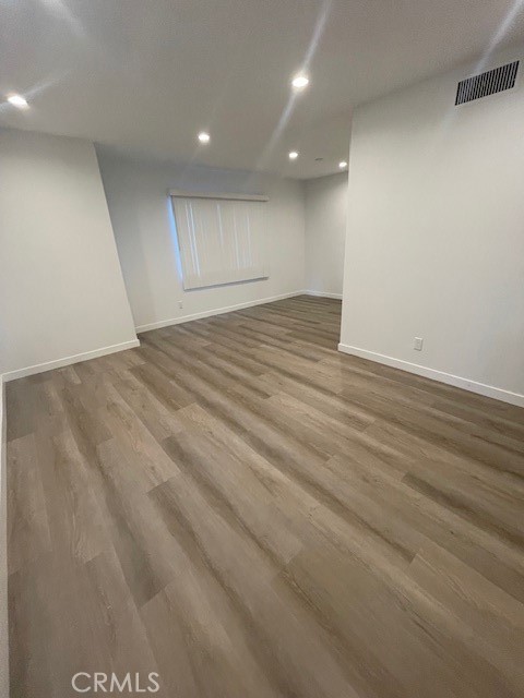 Detail Gallery Image 2 of 9 For 333 Myrtle, Glendale,  CA 91203 - 2 Beds | 2/1 Baths