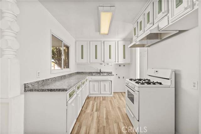 Detail Gallery Image 8 of 20 For 45443 Saigon, Lancaster,  CA 93534 - 3 Beds | 2 Baths