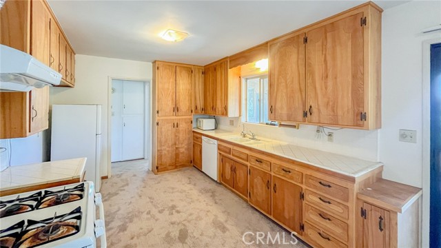 Detail Gallery Image 7 of 29 For 7411 Joshua Ln, Yucca Valley,  CA 92284 - 6 Beds | 2 Baths