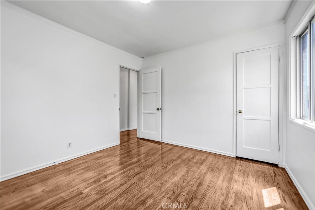 https://media.crmls.org/medias/9e957783-adfe-497b-98ec-97eb7f0531eb.jpg?preset=X-Large