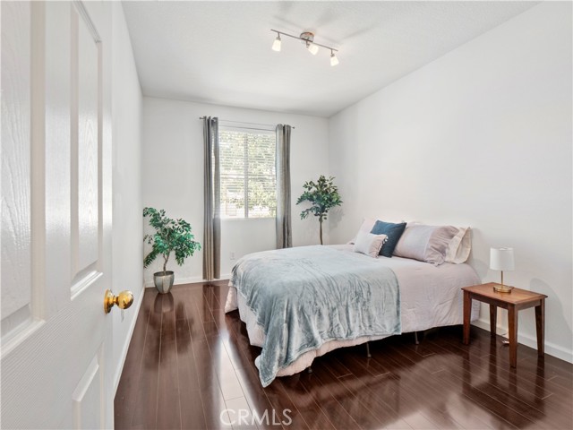 Detail Gallery Image 18 of 33 For 25403 Silver Crest Ct, Saugus,  CA 91350 - 3 Beds | 2/1 Baths