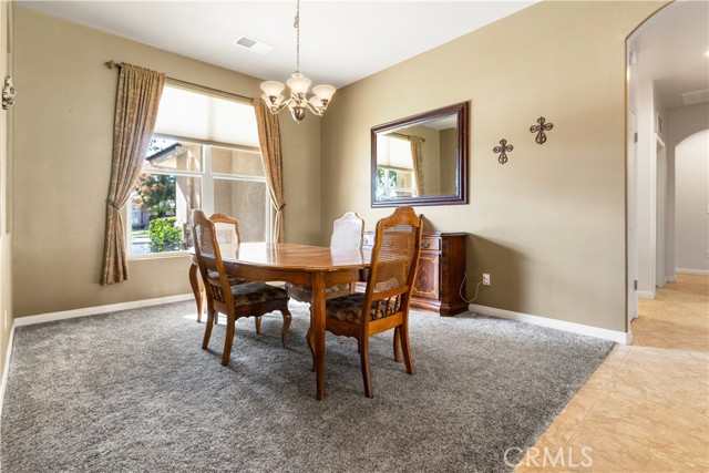 Detail Gallery Image 11 of 29 For 12508 Montbatten Pl, Bakersfield,  CA 93312 - 4 Beds | 2/1 Baths