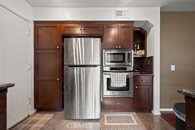 Detail Gallery Image 15 of 26 For 36 Woodswallow Ln, Aliso Viejo,  CA 92656 - 4 Beds | 3 Baths