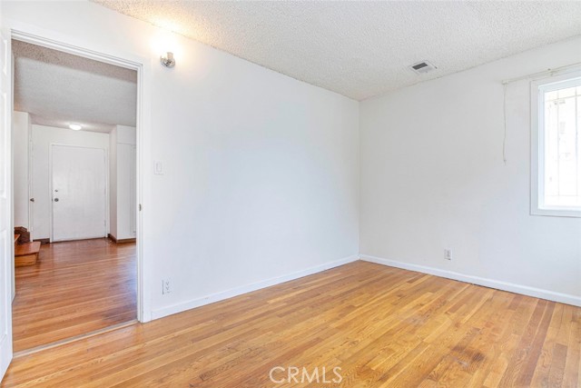 Detail Gallery Image 17 of 37 For 6000 Coldwater Canyon Ave #18,  North Hollywood,  CA 91606 - 3 Beds | 2/1 Baths