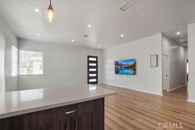 7820 Fulton Avenue, North Hollywood CA: https://media.crmls.org/medias/9e97d826-5049-4861-827e-0f9b73271ce6.jpg