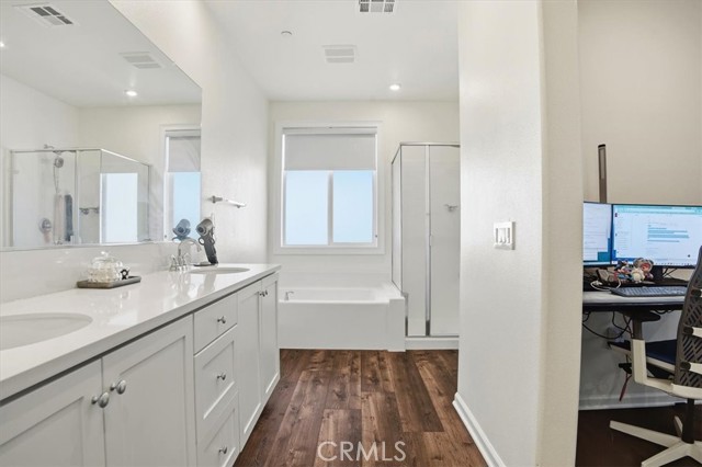 Detail Gallery Image 21 of 38 For 240 Tavern Creek, Palmdale,  CA 93551 - 3 Beds | 3 Baths