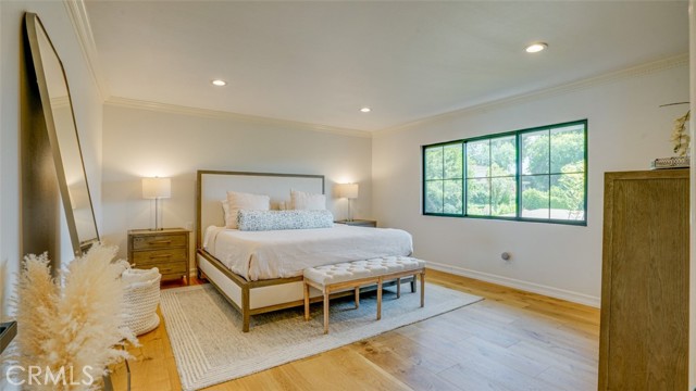 Detail Gallery Image 17 of 57 For 22914 Gershwin Dr, Woodland Hills,  CA 91364 - 5 Beds | 4/1 Baths