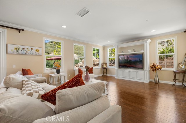 Detail Gallery Image 15 of 45 For 1009 Newhall Ter, Brea,  CA 92821 - 5 Beds | 5/1 Baths