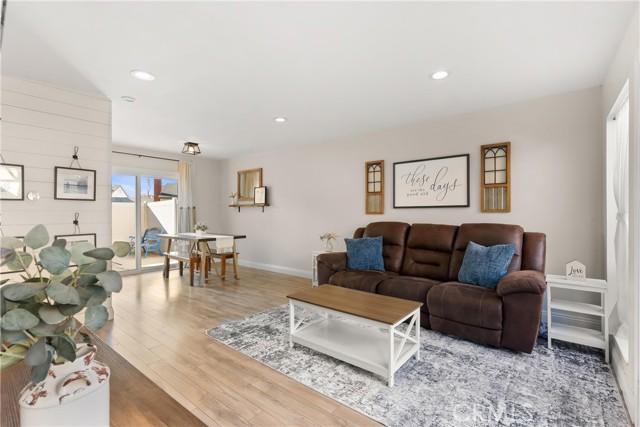 Image 3 of 30 For 6685 Moselle Circle